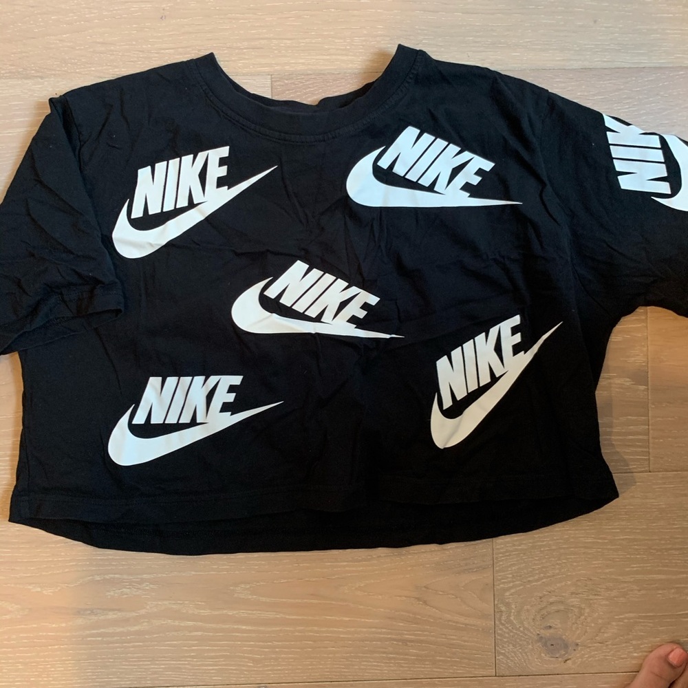 Nike crop